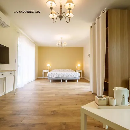 Villa 5 étoiles Avec Piscine Chauffée, 4 Ch. Avec Sdb Privées Et Bbq - Jusqu'à 12 Pers. - Fr-1-877-49
