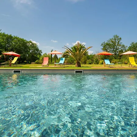 5 étoiles Avec Piscine Chauffée, 4 Ch. Avec Sdb Privées Et Bbq - Jusqu'à 12 Pers. - Fr-1-877-49 *