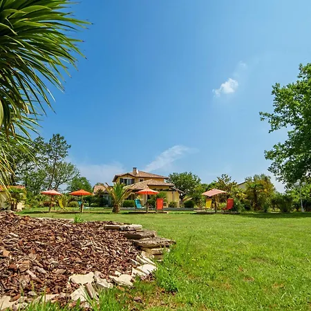 5 étoiles Avec Piscine Chauffée, 4 Ch. Avec Sdb Privées Et Bbq - Jusqu'à 12 Pers. - Fr-1-877-49 *